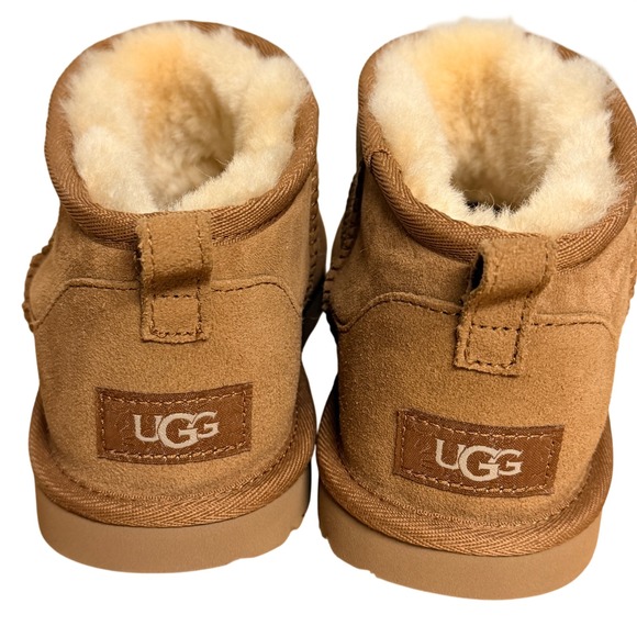UGG Classic Ultra Mini Boots Suede Sheepskin Lined Women's 6 - Picture 4 of 9